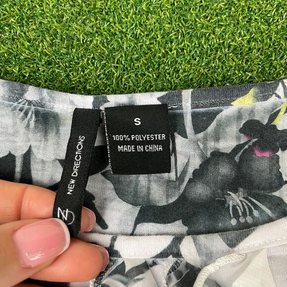 New Directions Black Floral Ruffle Tunic Top Sz S - Picture 2 of 6